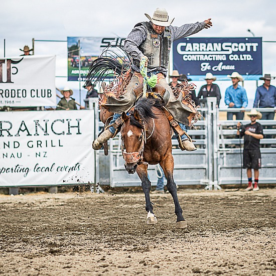 SADDLE BRONC